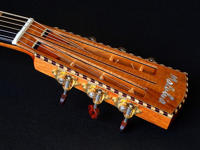 Headstock_s.jpg