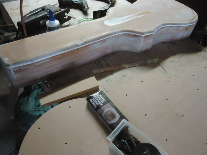 fibreglass guitars case 2.JPG