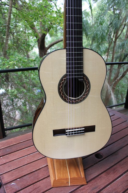 Classical-Guitar-Ziricote-Spruce-002.jpg