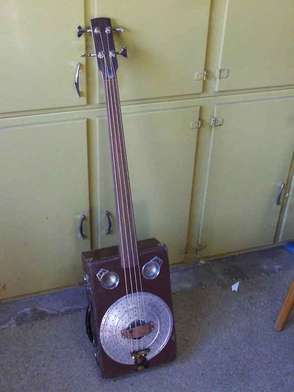 suit case bass E.jpg