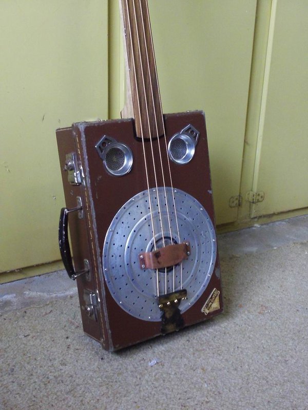suit case bass A close.jpg