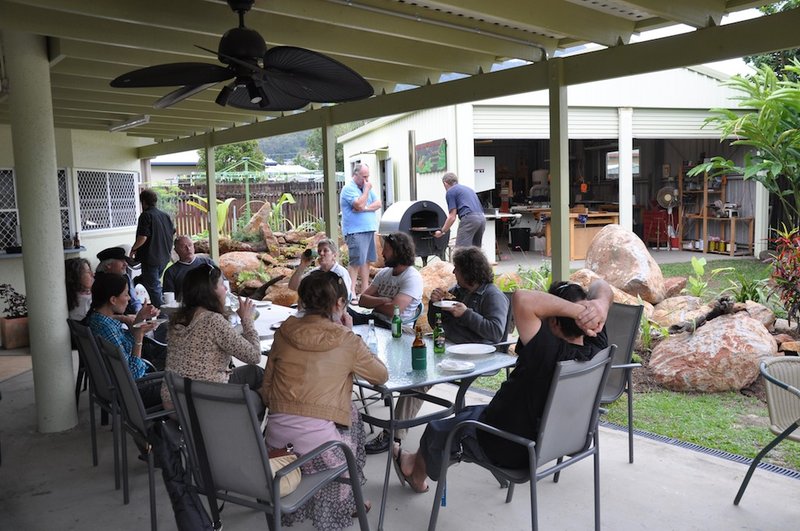 Pizza on the patio 355.jpg