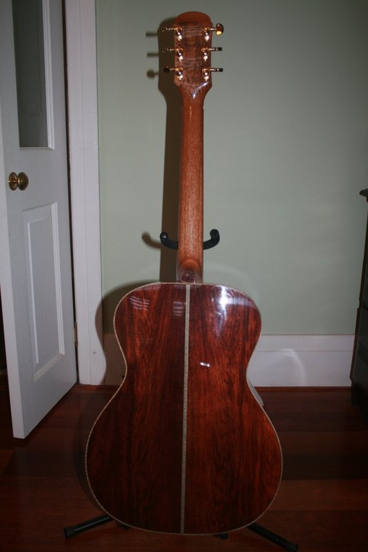 Roberts- Honduran Rosewood Back Spruce top.JPG