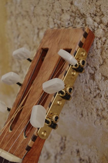 reso headstock.jpg