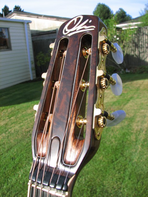 Headstock.jpg